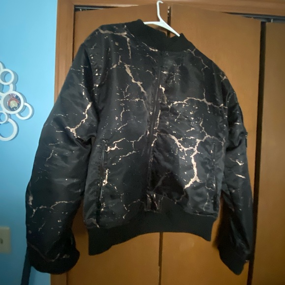 Black windbreaker - Picture 1 of 8